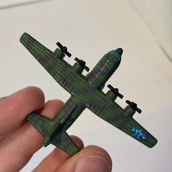 Micro Machines Military C-130 Hercules Transport Aircraft Galoob LGTI 1996 - Picture 3 of 8